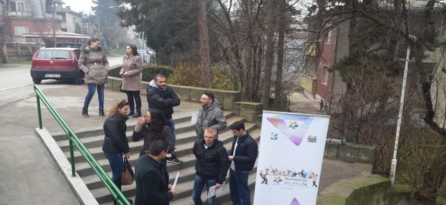 LESKOVAC: "MLADI ZA HISAR" UREDILI PARK DEVET JUGOVIĆA