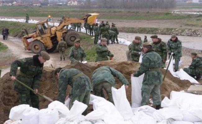 Vojska Srbije angažovana u poplavljenim područjima