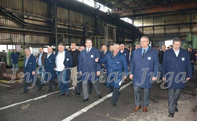 Sertić i Đurić obišli fabriku "Lola" u Leški na Kosovu i Metohiji