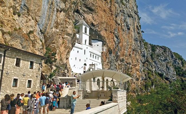 Poseta manastirima u Crnoj Gori