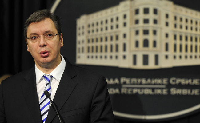 Vučić naredio hitnu upotrebu Vojske u Šidu radi zaštite od migranata