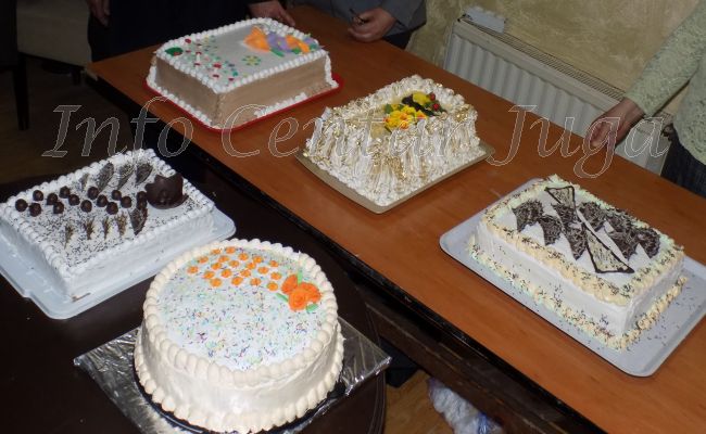 Udruženje penzionera proslavilo 8. mart uz takmičenje za najlepšu tortu