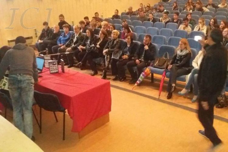 Profesor dr Marija Ranđelović u Bojniku održala predavanje na temu vršnjačkog nasilja