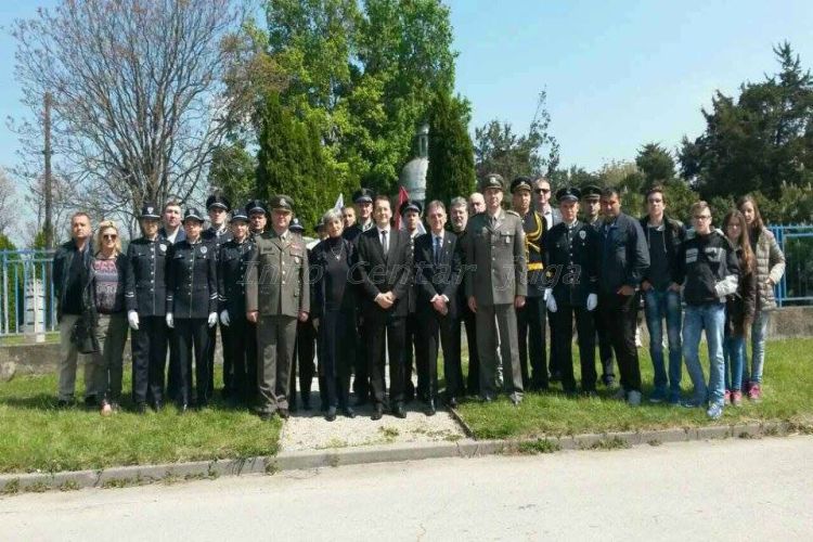 Učenici OŠ "Vuk Karadžić" iz Lebana poneli titulu pobednika igre ,,Bitka na Drini”