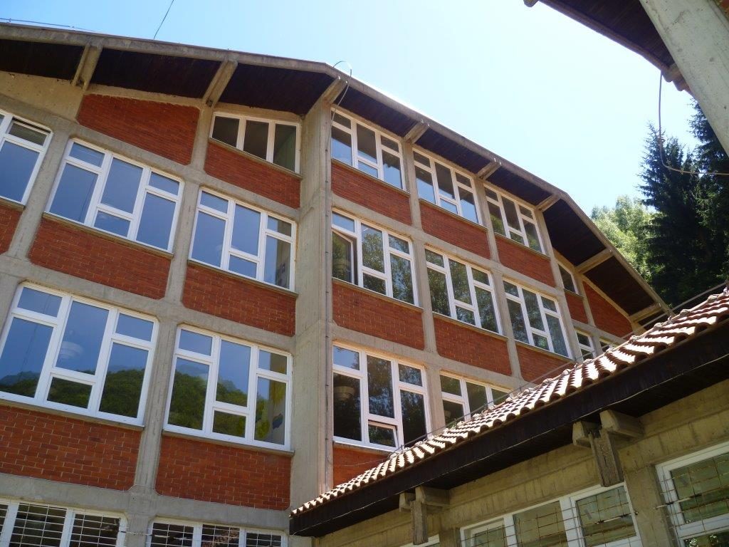 Renovirana srednja tehnička škola sa domom učenika „Milentije Popović“ u Crnoj Travi