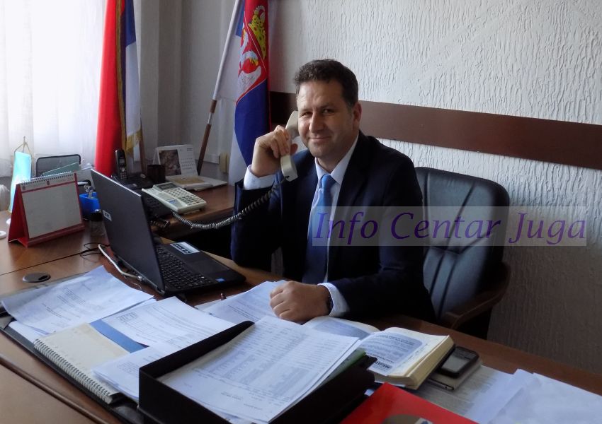 Predsednik opštine Medveđa čestitao Prvi maj
