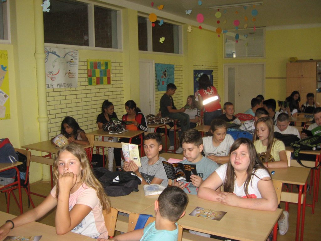 Osnovcima u Bošnjacu održano predavanje o štetnosti pušenja