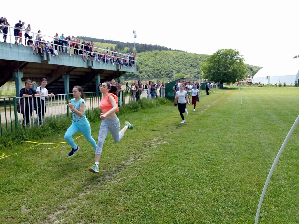 Osnovci i srenjoškolci trčali širom Srbije na krosu RTS-a