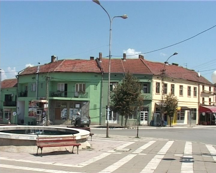U toku su završni radovi na osveženju fasada užeg centra Bojnika