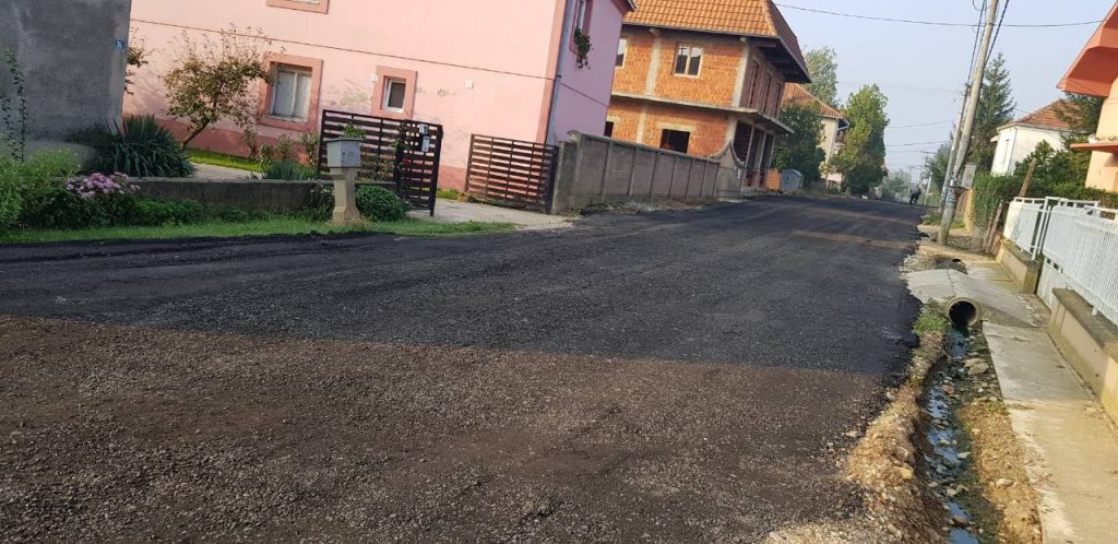 Ugradnja frezovanog asfalta na putu od Vinarca do Stopanja