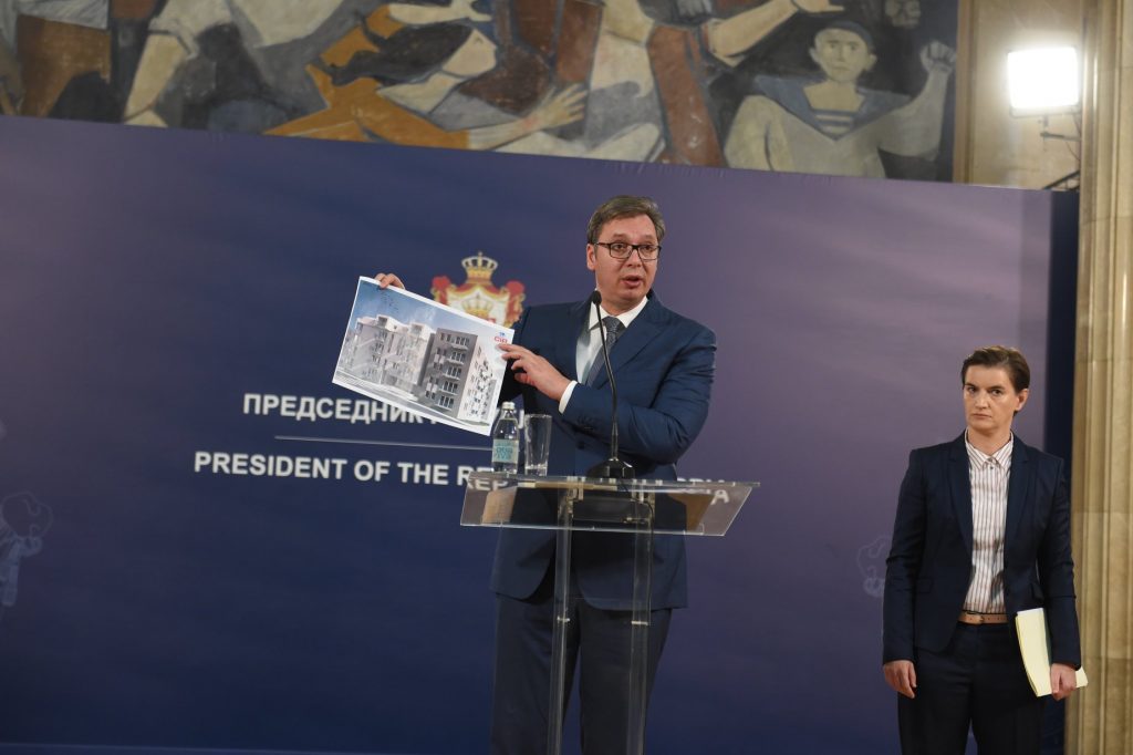 Vučić – „Do 1. maja u sedam gradova Srbije kreće izgradnja stanova za pripadnike snaga bezbednosti“