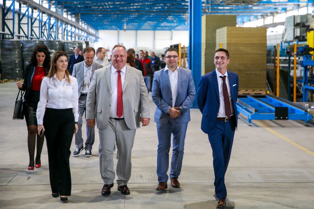 TeraSteel Srbija obeležava svoju prvu godišnjicu rada i pokreće novu proizvodnu liniju u fabrici u Leskovcu.
