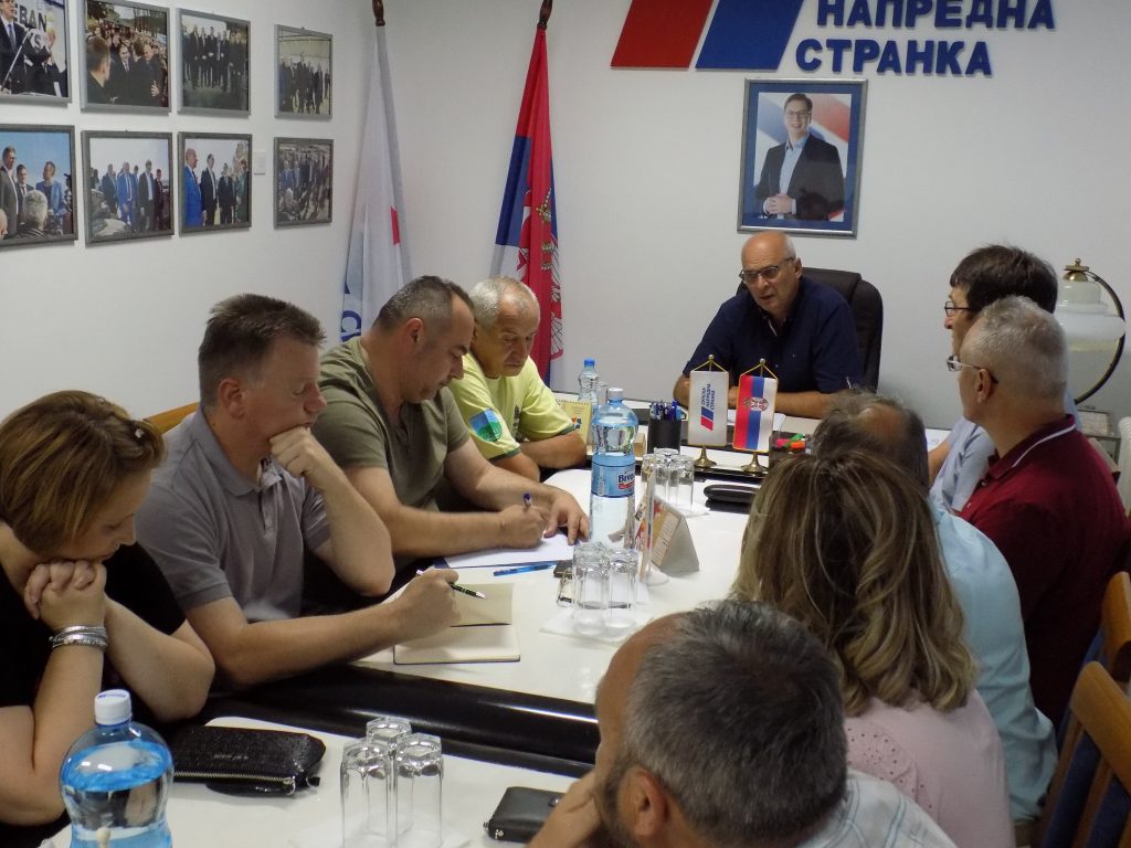 Naprednjaci iz Lebana najoštrije osudili napade na članove porodice predsednika Vučića