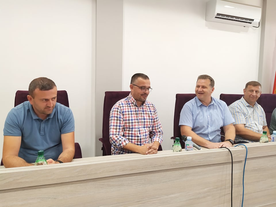 Ministar Nedimović na potpisivanju Ugovora sa poljoprivrednicima opštine Medveđa