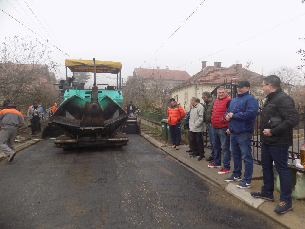 U Lebanu danas počeli radovi na presvlačenju asfalta