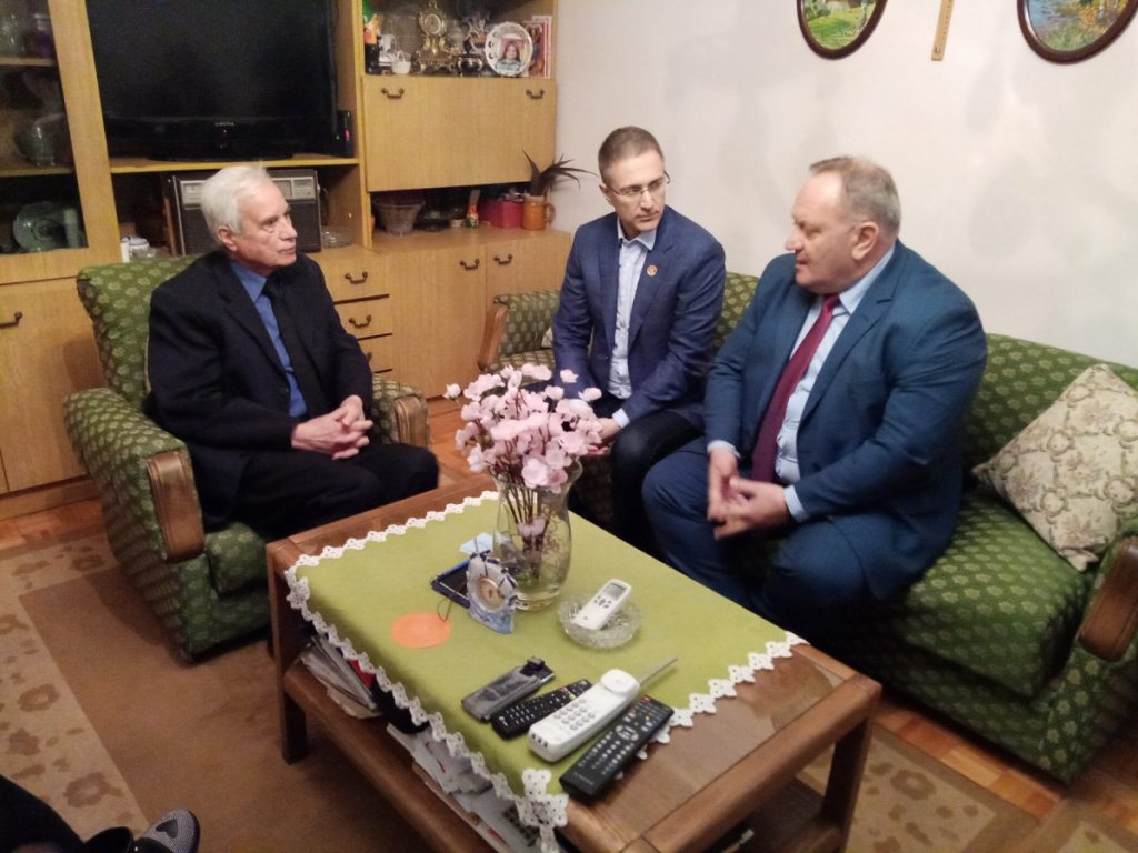 Stefanović i Cvetanović posetili osamdesetčetvorogodišnjeg Leskovčanina Slobodana Stankovića