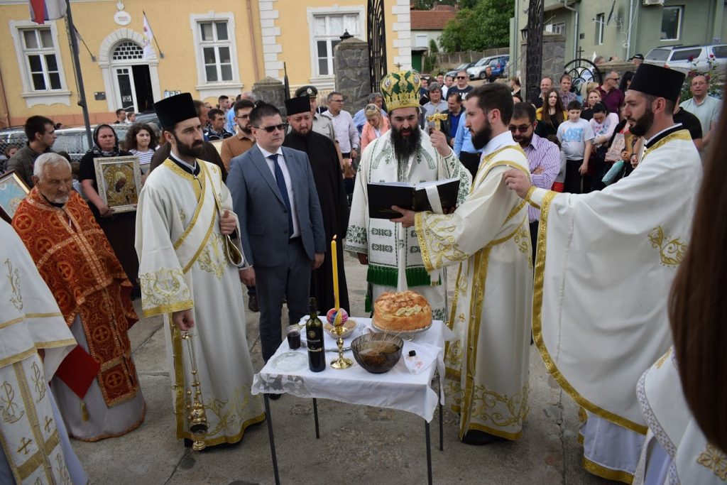 Episkop niški Arsenije služio Svetu Arhijerejsku Liturgiju u hramu Usekovanja glave Svetog Jovana Krstitelja u Lebanu