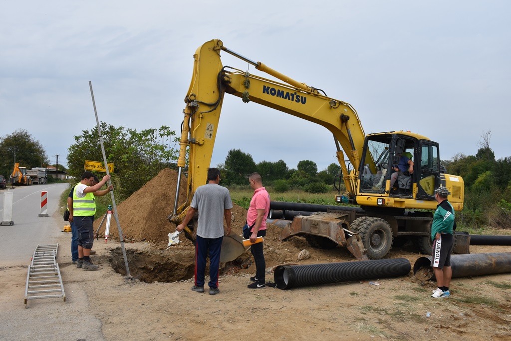 Na putu Leskovac – Bojnik u toku su radovi na dogradnji dela kanalizacione mreže