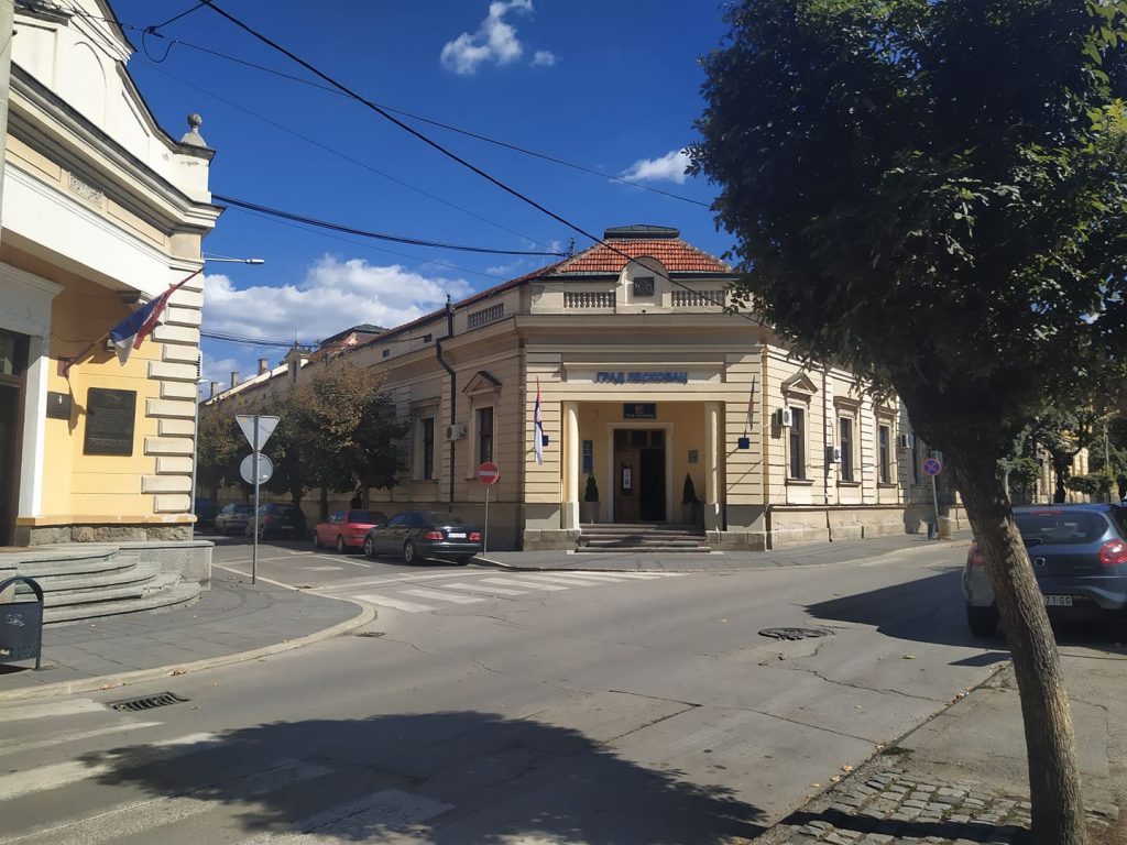 Iz budžeta grada Leskovca isplaćene zarade, oblast kulture i za paketiće