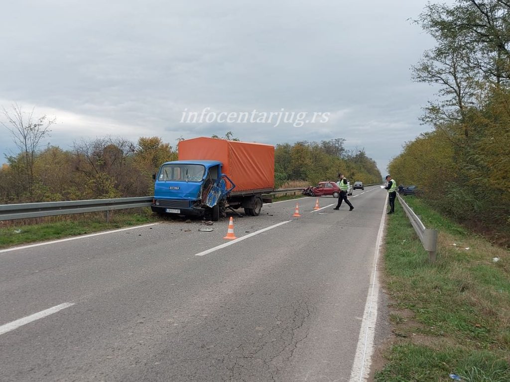 Saobraćna nezgoda u Bošnjački bagrem, osamdeset jednogodišnjem muškarcu pozlilo tokom vožnje