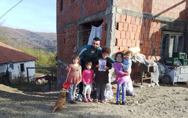 Veroučitelj Dalibor Cvetković organizovao humanitarnu akciju za višedetnu porodicu iz okoline Medveđa
