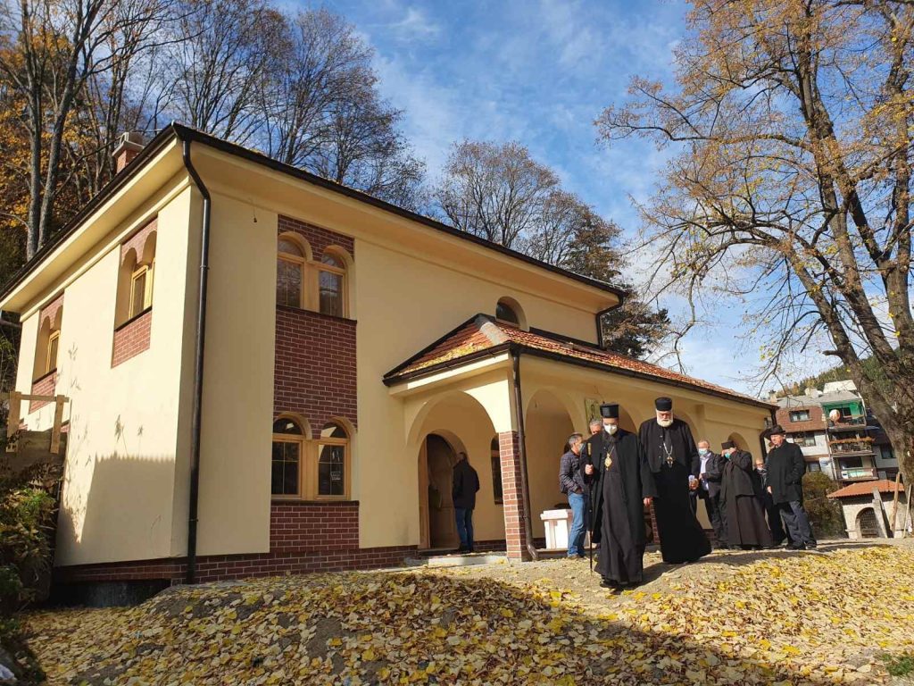 NJegovo Preosveštenstvo episkop niški Arsenije obišao završne građevinske radove na novom parohijskom domu u Crnoj Travi