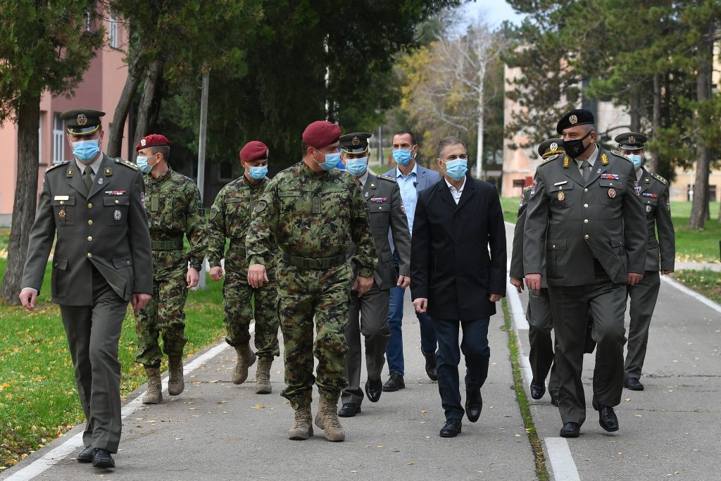 Ministar Stefanović obišao pripadnike 63. padobranske brigade