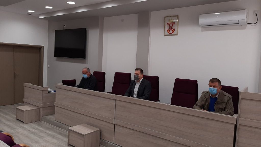 Opštinski štab za vanredne situacije opštine Medveđa uputio apel građanima i vlasnicima ugostiteljskih i drugih uslužnih objekata da se pridržavaju mera