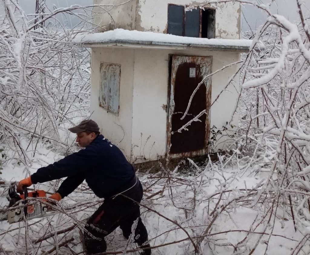 Struja stigla u Slišane i Radevce, sedam sela i dalje bez struje