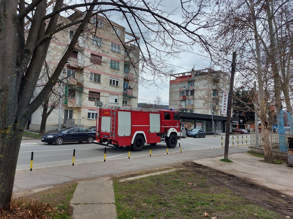 Lebanski vatrogasci sprečili širenje požara na porodičnu kuću u selu Geglja