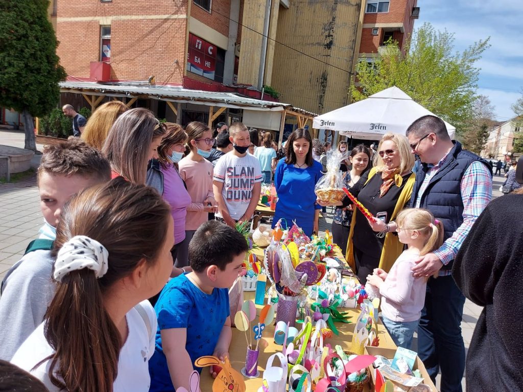 U susret Vaskrsu u centru Lebana organizovan Humanitarni bazar