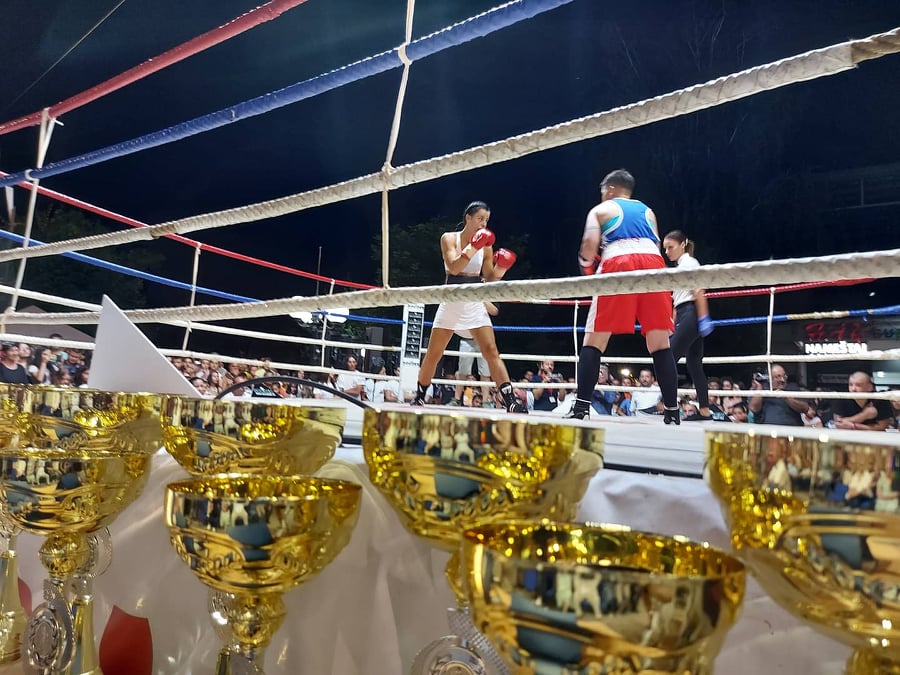 Sinoć u Lebanu održano spektakularno veče profi boksa