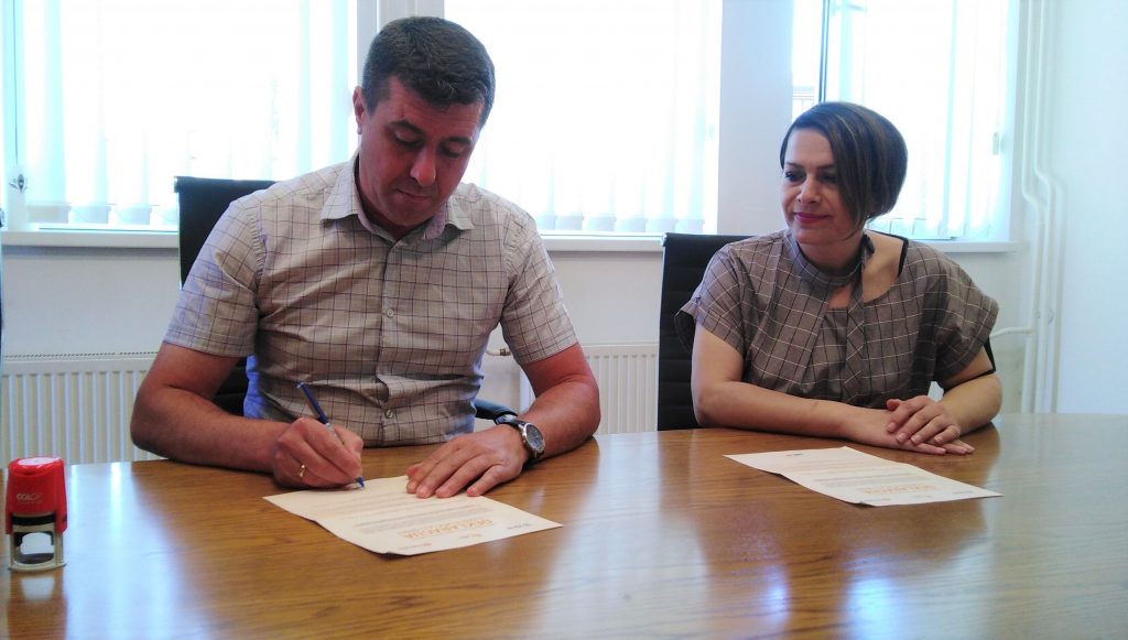 Predsednik opštine Vlasotince potpisao Deklaraciju o zaštiti pčela