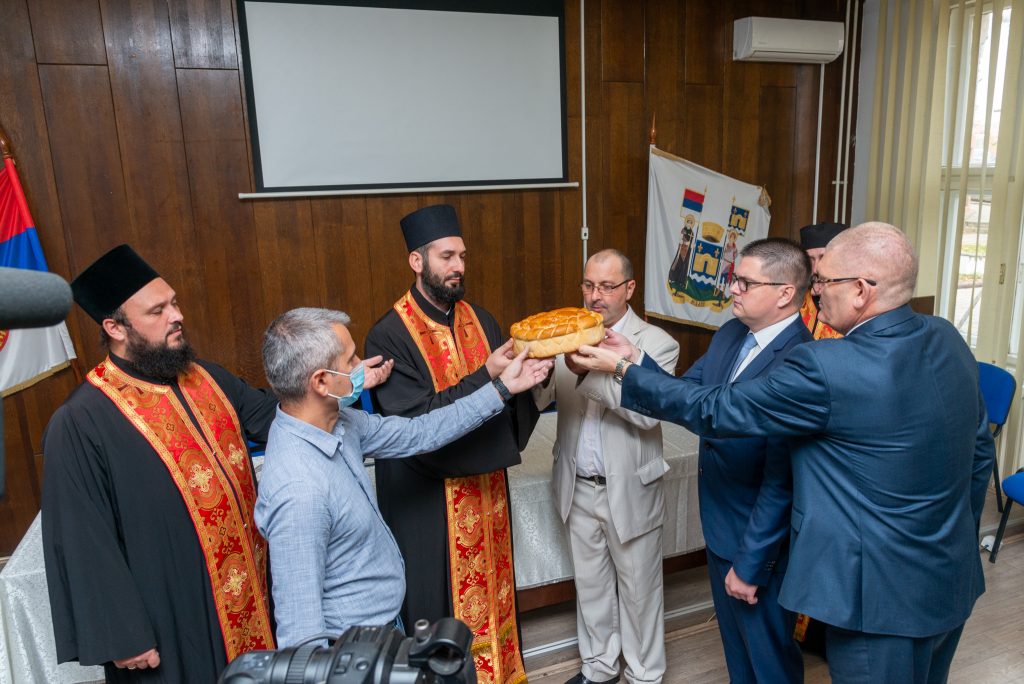 Svetom Liturgijom i presecanjem slavskog kolača u Lebanu obeležena opštinska slava Mitrovdan