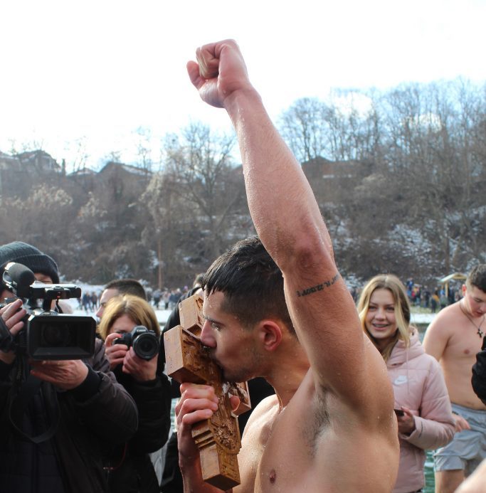 Nikola Stanković ovogodišnji pobednik plivanja za Časni krst u Vlasotincu