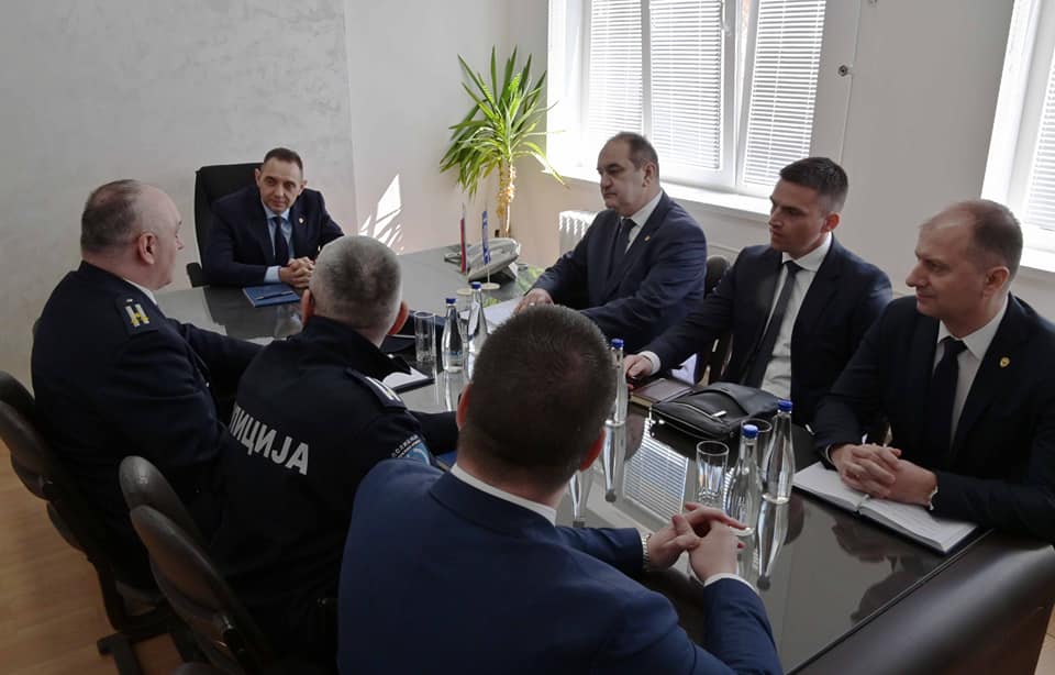 Ministar Vulin danas obišao rekonstruisane policijske stanice u Bojniku i Lebanu