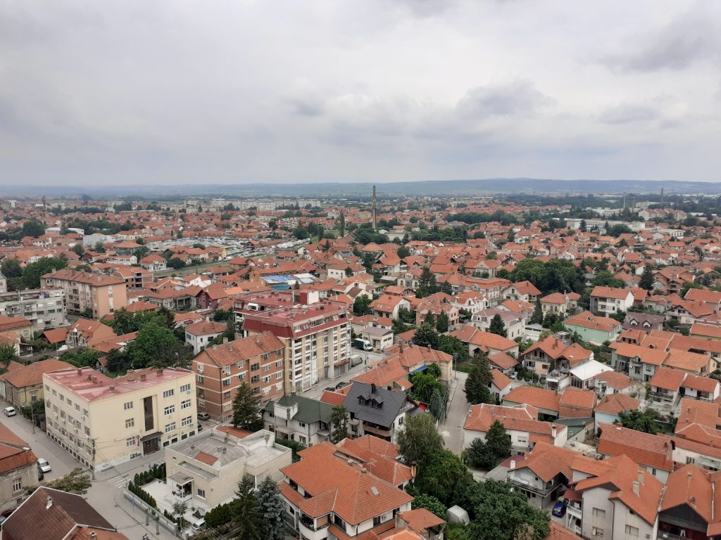 Dojava o podmetnutim bombama u više osnovnih škola u Leskovcu