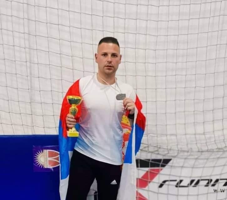Nikola Mladenović osvojio zlatnu medalju na turniru „Lord cup 2022“ u Skoplju, nagradu posvetio svojim sugrađanima i opštini Medveđa
