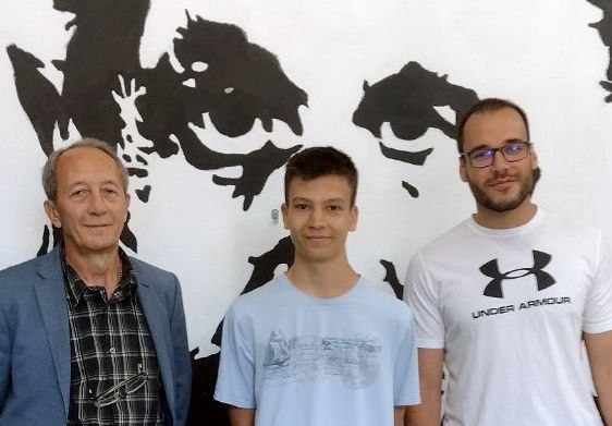 Mihajlo Srećković, učenik Gimnazije u Lebanu osvojio 1. nagradu na Državnom takmičenju iz fizike i 1. nagradu iz Računarstva