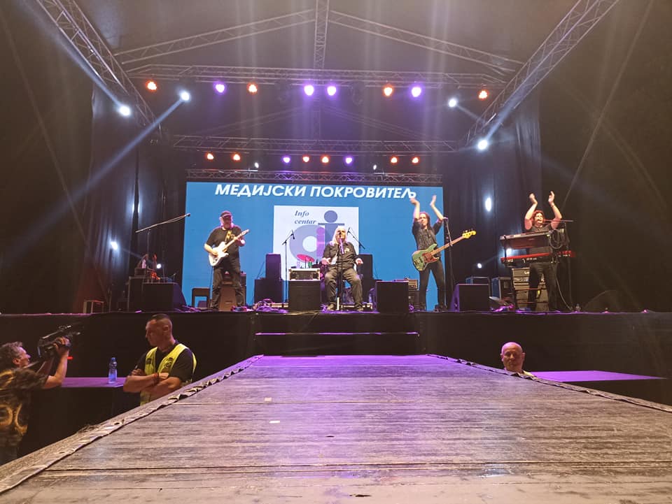 Sinoć je na leskovačkoj Roštiljijadi obeležio sjajan nastup popularne rok grupe Riblja Čorba