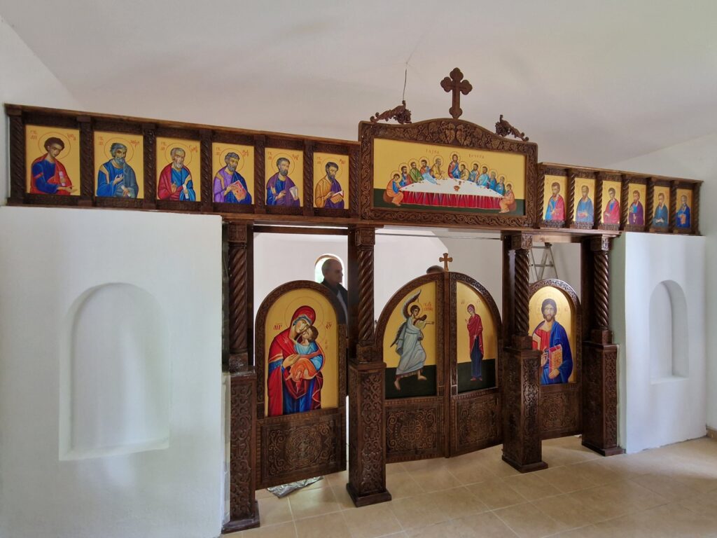 Leskovački naprednjaci donirali 17 ikona crkvi Svetog Pantelejmona u Gorini