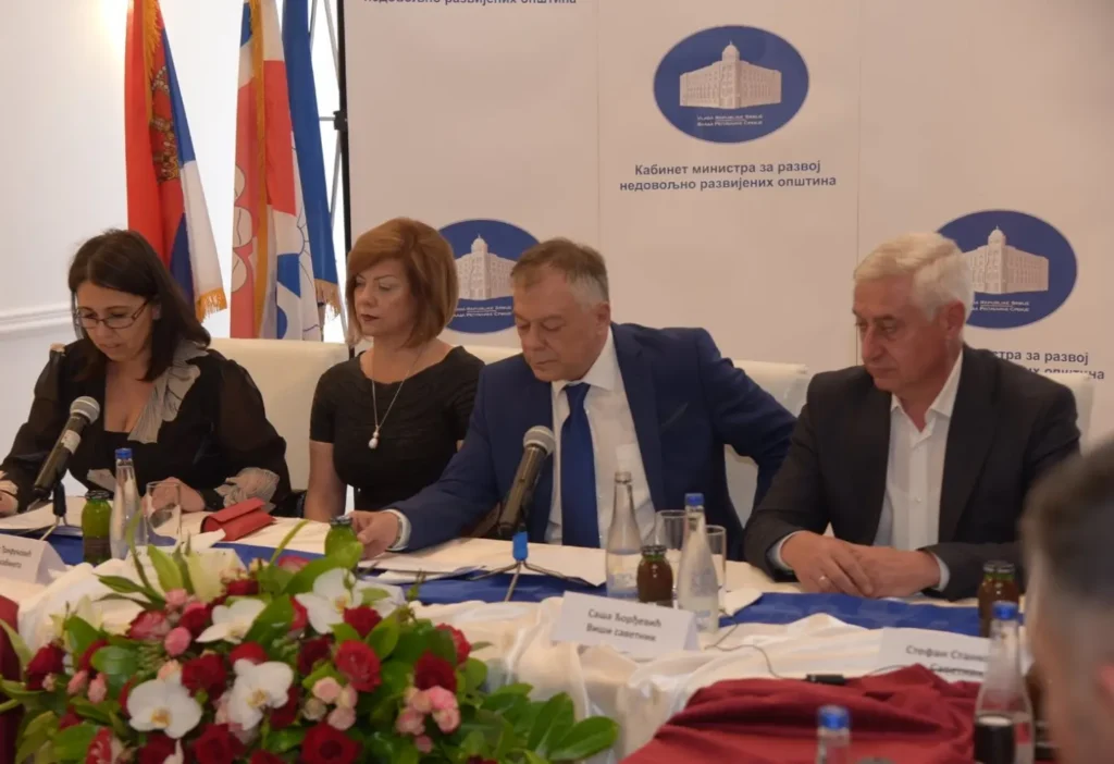 Kabinet ministra Tončeva potpisao ugovore sa udruženjima sa teritorija nedovoljno razvijenih opština