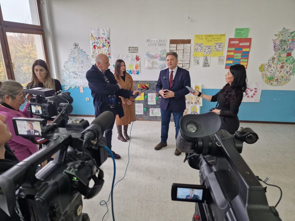 Ministar Jovanović: Brzim internetom biće povezano više od 700 sela i 730 izdvojenih odeljenja Osnovnih škola