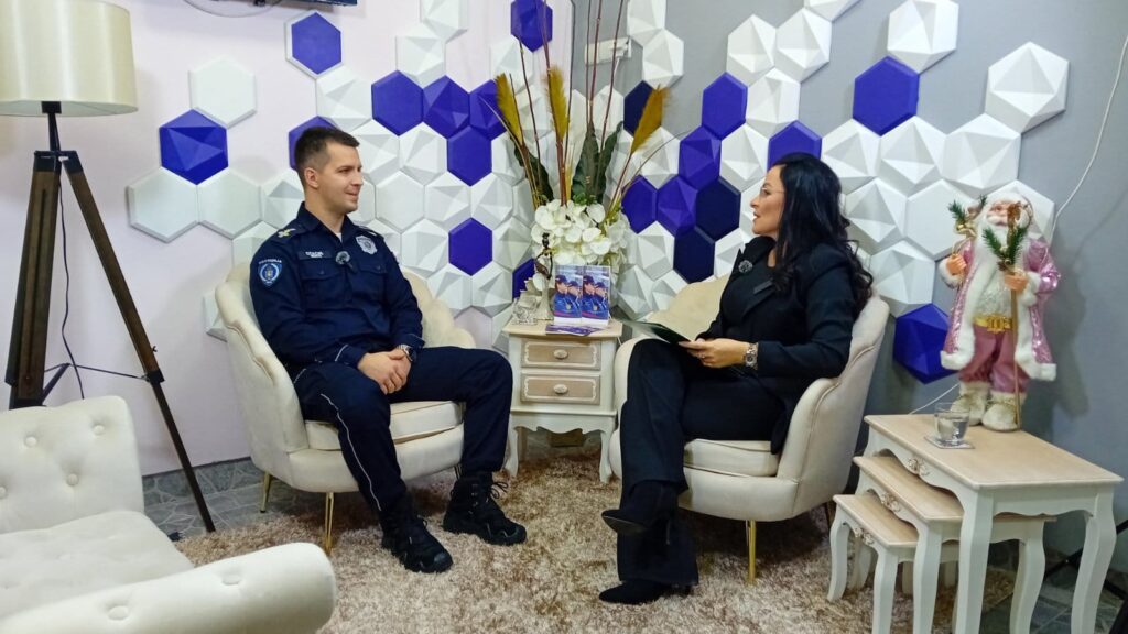 Kapetan policije Vladimir Spasić, oficir za obuku PU Leskovac, govori za koliko polaznika u Jablaničkom okrugu je raspisan konkurs (VIDEO)
