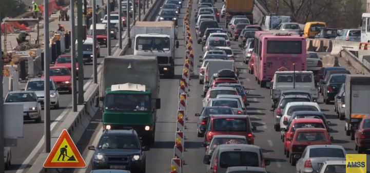 AMSS: Pojačan saobraćaj unutar gradova, na naplatnim stanicama nema zadržavanja vozila