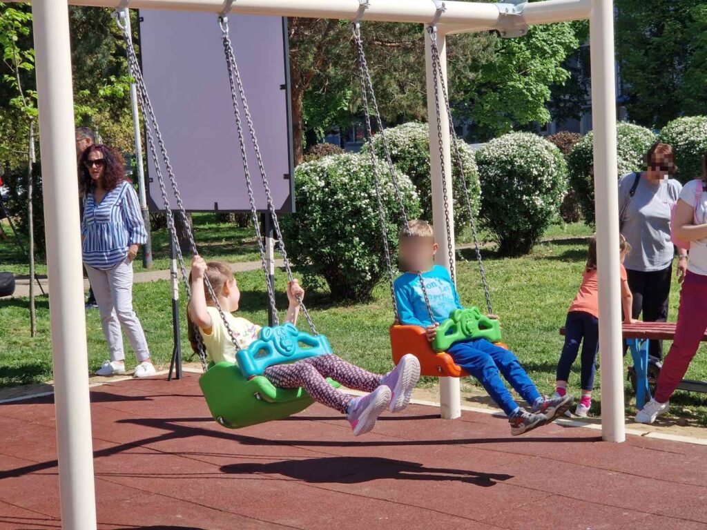 U Leskovcu još jedno novo igralište za decu, ovog puta u naselju Dubočica