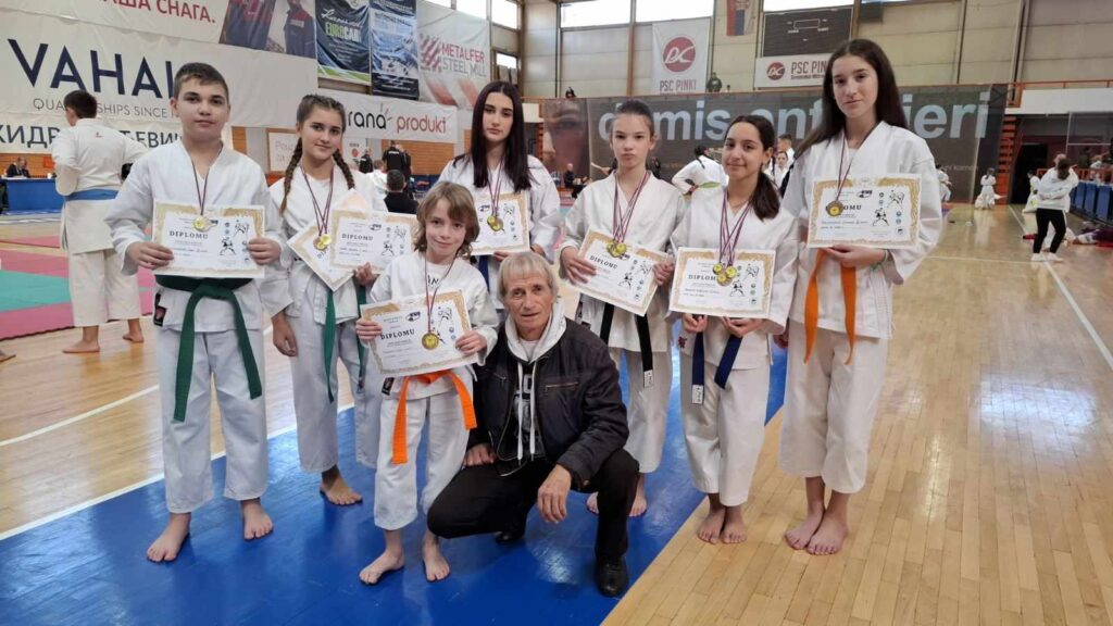 Karatisti iz Lebana danas osvojili 4 zlatne, jednu srebrnu i 8 bronzanih medalja na finalu Kupa Srbije