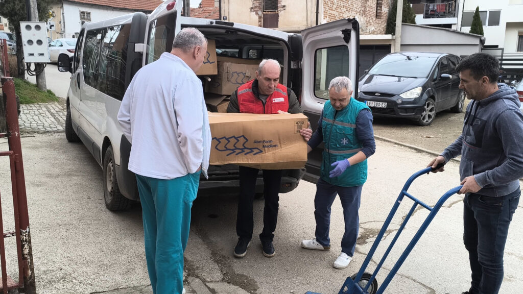 Leskovac: Vredna donacija Gerontološkom centru od Crvenog krsta