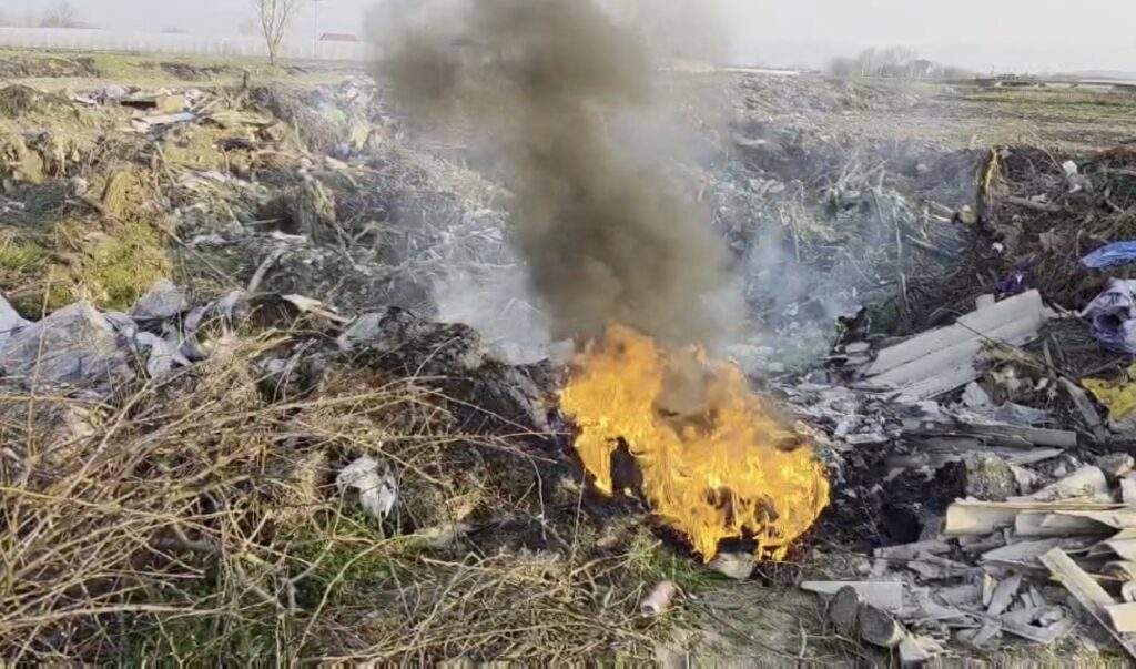 LESKOVAC: Manji požar na otvorenom prostoru u Priboju